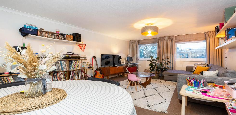 			2 Bedroom, 1 bath, 1 reception Flat			 Hillside, Crouch End Hill, Crouch End